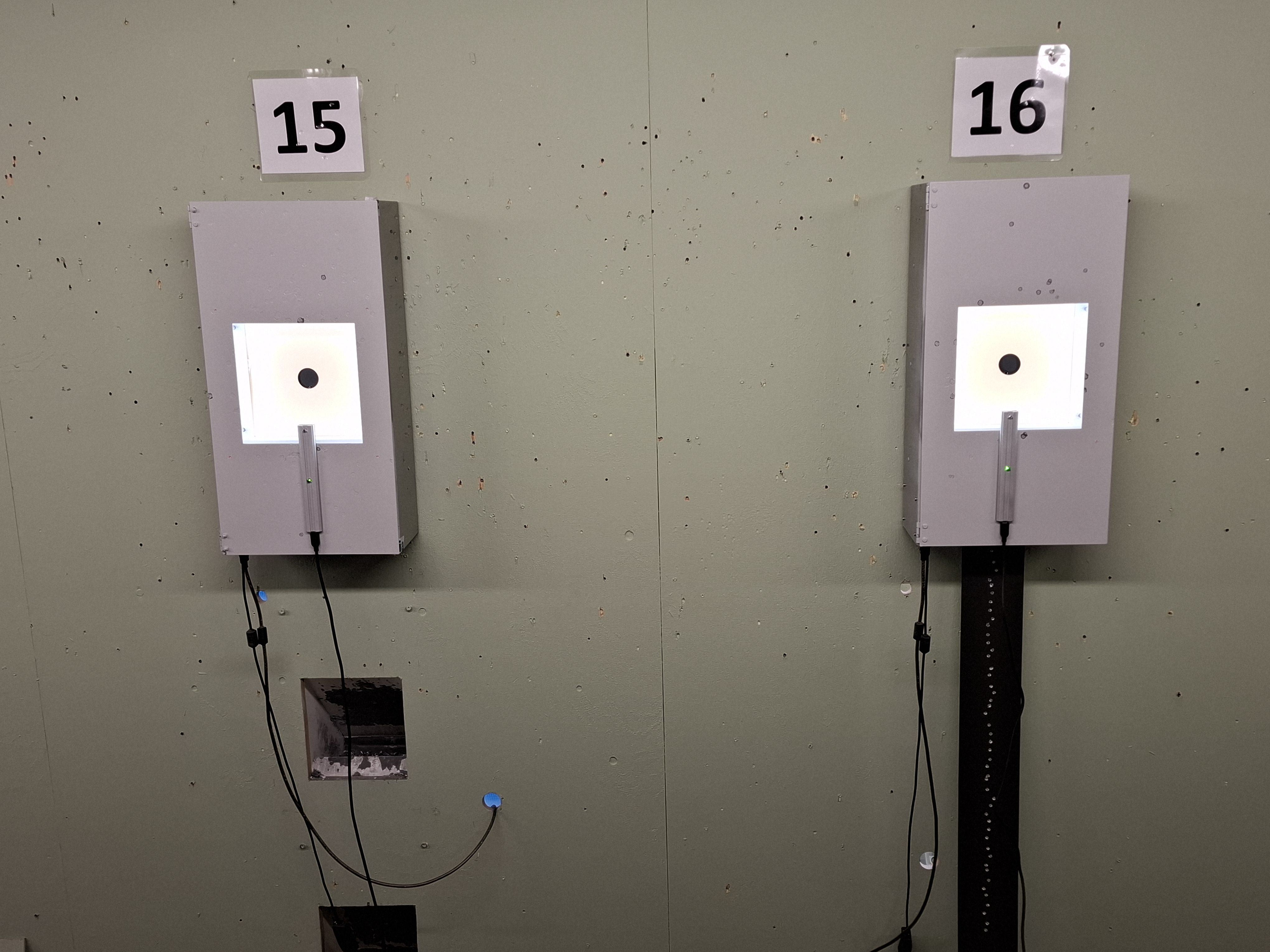 Kuvassa näkövammaisten ammunnan taulu